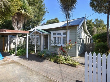 8 Jura Street – Comfort, Convenience, and Quiet