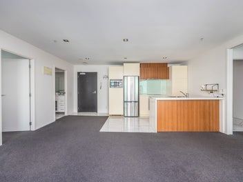 2-Bed CBD Apartment with Everything You Need