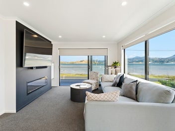 Home or AirBnB on Otago Peninsula
