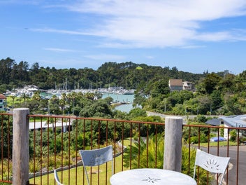 Quality Home overlooking Tutukaka Marina
