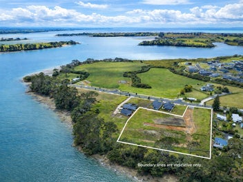 Best Priced Waterfront Lifestyle !