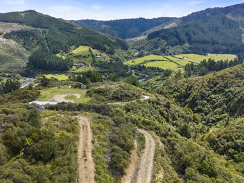 Your Dream Haven Awaits in Akatarawa!