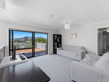 Where Sunshine, Space & Views Align