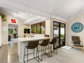 WHERE MEMORIES ARE MADE - FAMILY LIVING AND A POOL