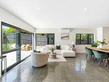 Brand new dream home in Greenhithe/Albany