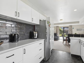 Big land, easy living and double garaing