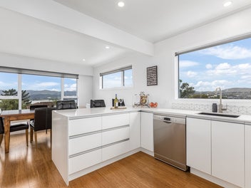 Space, Views & Family Comfort - Auction