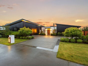 Luxury, Space & Serious Selling Motivation