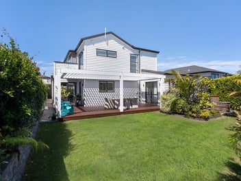 Architectural edge. Coastal energy. Family scale.