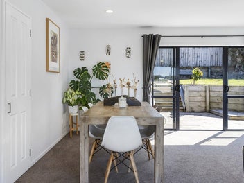 SUN, SPACE & SERIOUS SELLERS!