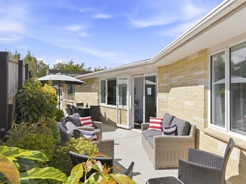 Beautifully Presented - Beachside Location