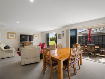 Fairview Opportunity – Vendors Ready to Move!