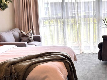 Bright & Stylish City Gem with Carpark