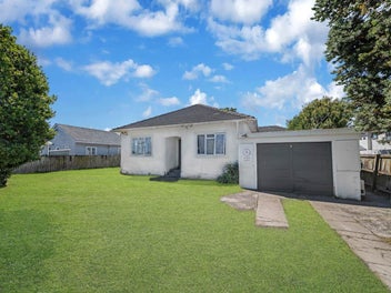 1103m² Flat Site in Central Manurewa