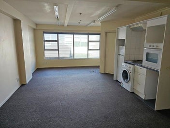 Image 1 of 7