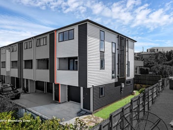 Affordable Modern Corner Living in Prime Mt Ro...