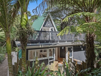 Beach - Bach - Retreat