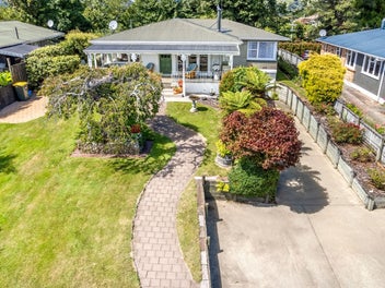 Cul-de-sac Living at its Best