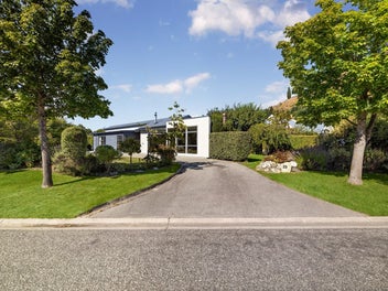 Spacious Family Home in Quail Rise