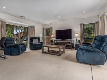 EASY LIVING IN PRIME LOCATION