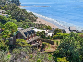 Red Beach Reno with Views + Consent