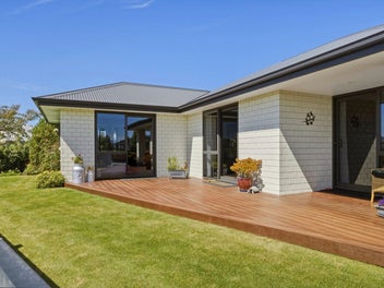 Easy Living in Amberley