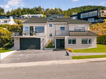 Panoramic Views on Panorama