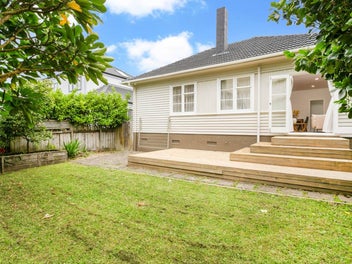 YOUR PERFECT ENTRY + LOCATION!