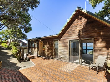 WADESTOWN OPPORTUNITY-FIRST TIME ON THE MARKET!