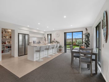 A 4 Bed or 3 Bed With An Office - You Decide