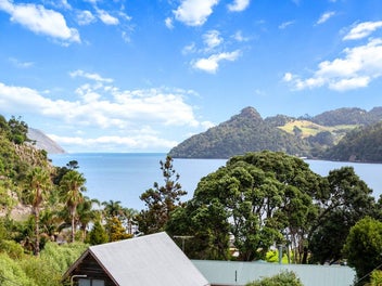 Huia Harbour Views & Versatility