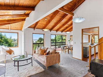 ELEVATED FREEHOLD LIVING - FLEXIBLE FAMILY LAYOUT