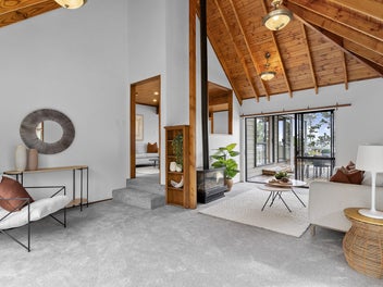 Coastal Classic with Unbeatable Views