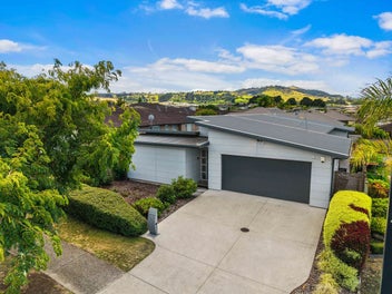 Spacious 205sqm Family Living + Flexible Layout