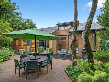 Stillness, Space & Sunshine!!! BEO $765,000