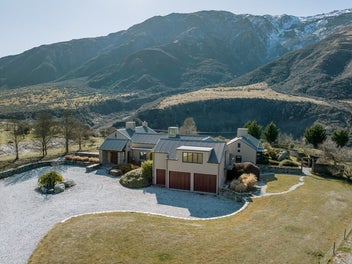 Riverside Gibbston Retreat