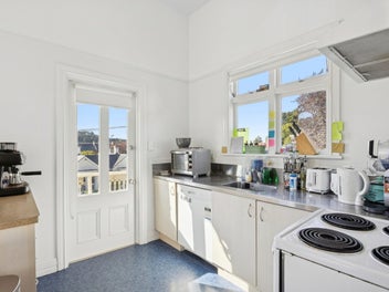 High-Yield Blue Chip Student Investment