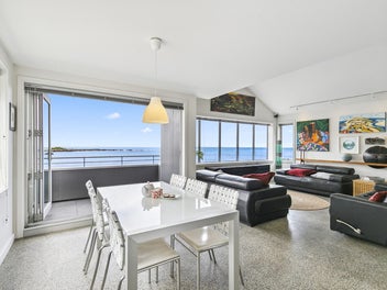 Coastal Romance, Built for the Elements