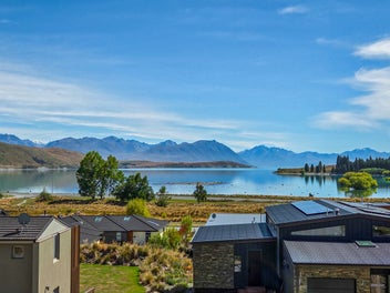 Impressive on All Levels: Lake Tekapo