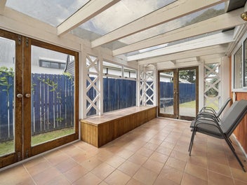 Location, Convenience & Easy Living in Lynmore