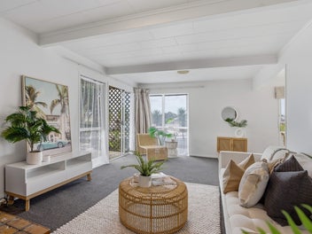 Motivated sellers, present all offers!