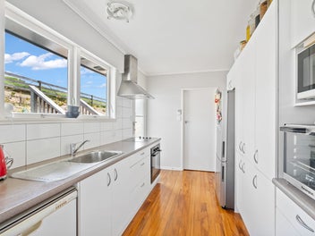 Slice of Paradise - must be sold!