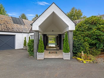 A Landmark Lifestyle Home By Bottle Top Bay