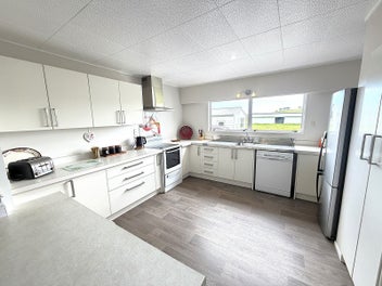 Country Comfort and Coastal Convenience