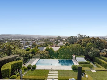 A Rare Beauty - Spectacular Inside and Out