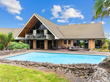 Pasture, Pool & Potential - Auction Day Decides