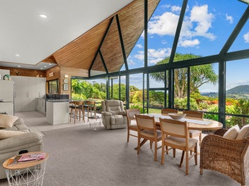 Pasture, Pool & Potential in Maungatapere