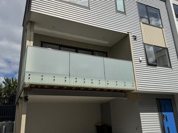 Spacious 3-Bed, 3-Bath Home in Torbay with Views