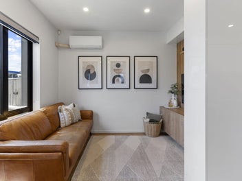 URGENT: OWNERS HAVE BOUGHT – 10 DAYS TO SELL!