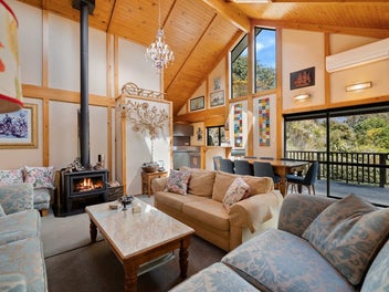 A Tranquil Retreat Minutes From Queenstown